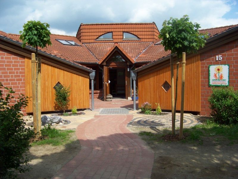 Bild vom Eingangsbereich des Kindergartens in Abbesbüttel Bild vom Eingangsbereich des Kindergartens in Abbesbüttel